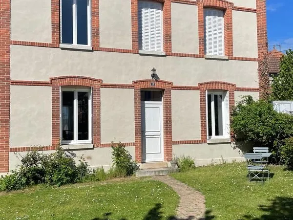 Maison bourgeoise rénovée 8P de 167m²