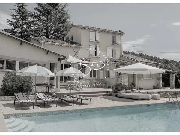 Maison 7 pièces 140 m²