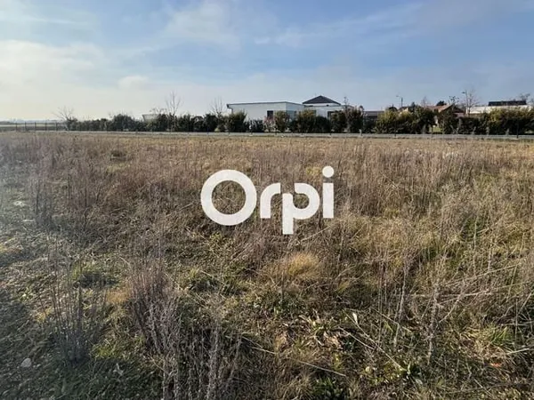 Terrain 600 m²