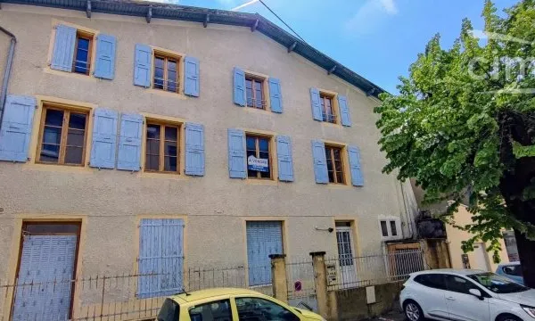 appartement dans copropriété avec jardin privatif