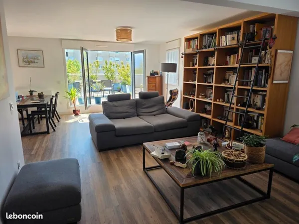 T4 98 m² · Dernier étage · Terrasse 42 m² plein sud · DPE A