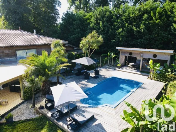 Maison 9 pièces 260 m²