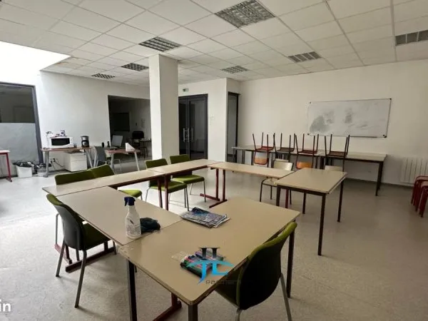 Local commercial 1 282 m²