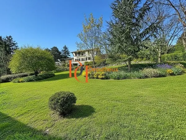 Maison de luxe 9 pièces 203 m²