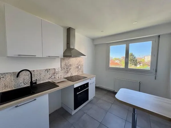 APPARTEMENT T2 A LOUER A ROANNE - PARC DES SPORTS