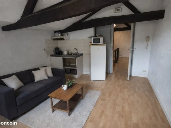 💥 Studio de 20 m² - 2e étage - Abbaye aux Dames - Fort potentiel
