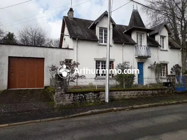 BAGNOLES DE L'ORNE, maison T.4 avec garage proche du centre ville