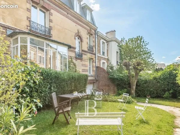 Maison 11 pièces 257 m²