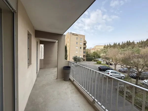 BORD D'AUDE - T2 LUMINEUX AVEC GRANDE TERRASSE ET ASCENSEUR