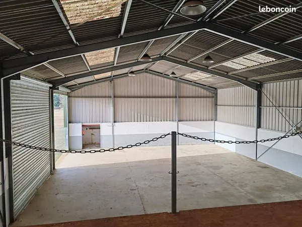 Local 1867 m² CONNERRE