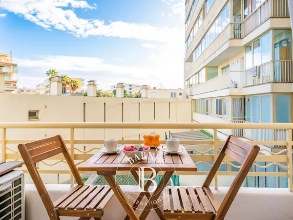 CANNES CROISETTE - BALCON VUE MER LATERALE - 1 CHAMBRE
