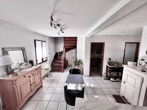 APPARTEMENT DUPLEX TRAVERSANT - 3 PIÈCES - 73 m²