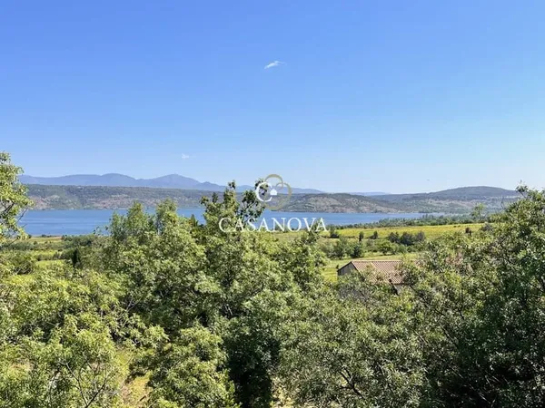 Proche Lac Du Salagou, propriété sur 6200 m² de parc avec Vue Panoramique