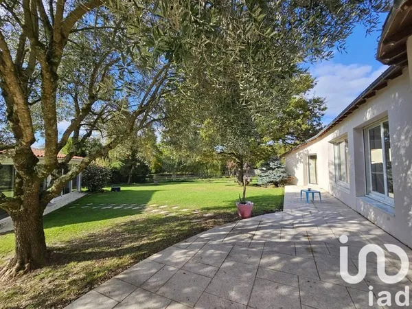 Maison de plain-pied 9 pièces 190 m²