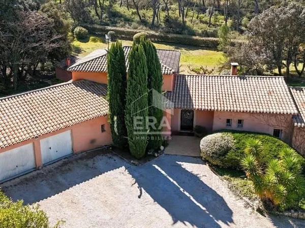 Maison 7 pièces 264 m²