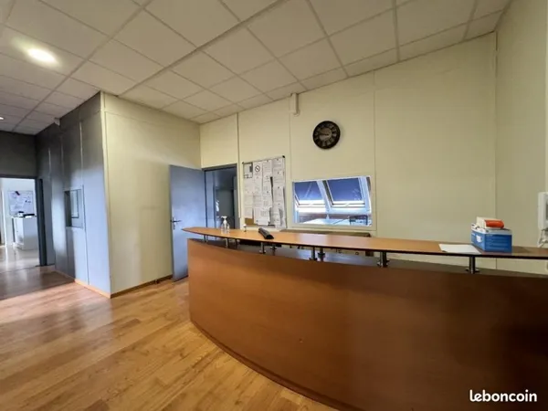 Bureaux 649 m²