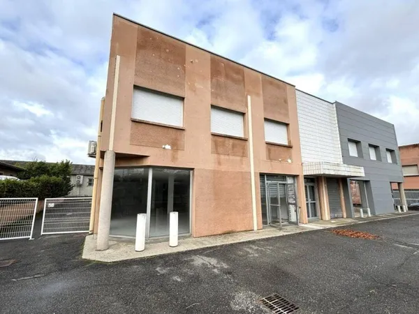 Local d'activité 250 m²