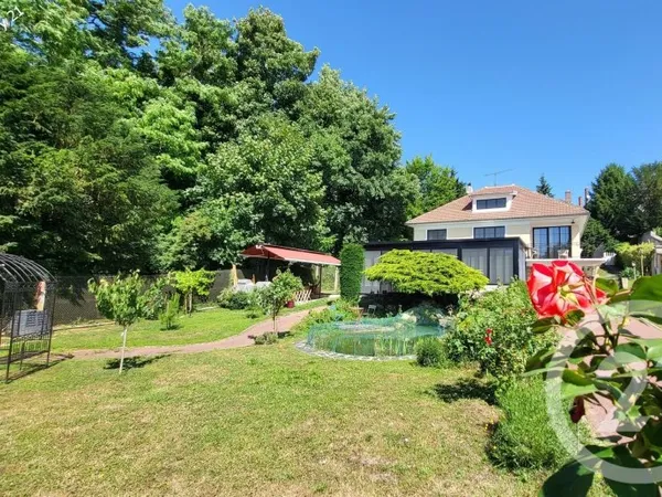 Maison 6 pièces 226 m²