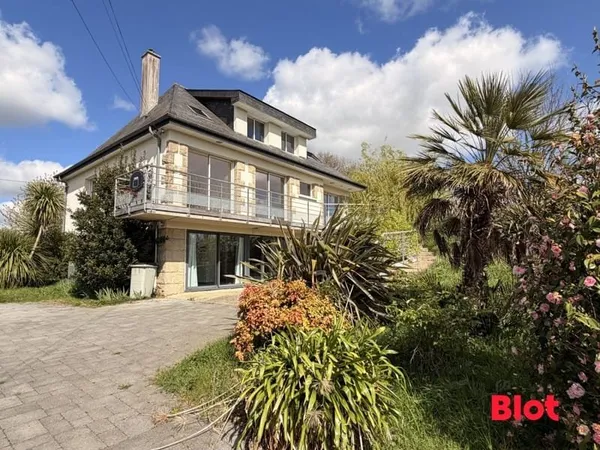 A VENDRE chez BLOT à L'HERMITAGE Maison 150m2 6chs sur sous-sol 2 948m2 de terrain hors lotissement