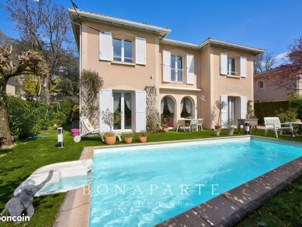 Villa 7 pièces 193 m²