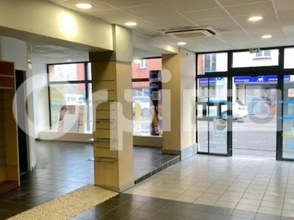 Local commercial 280 m²