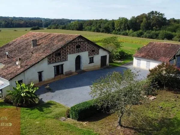 Authentique corps de ferme chalossais du XVIe siècle