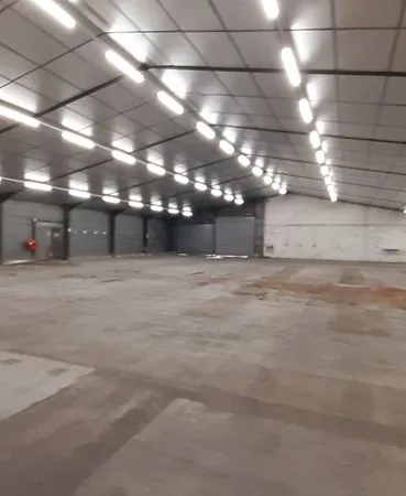 Entrepôt 600m²