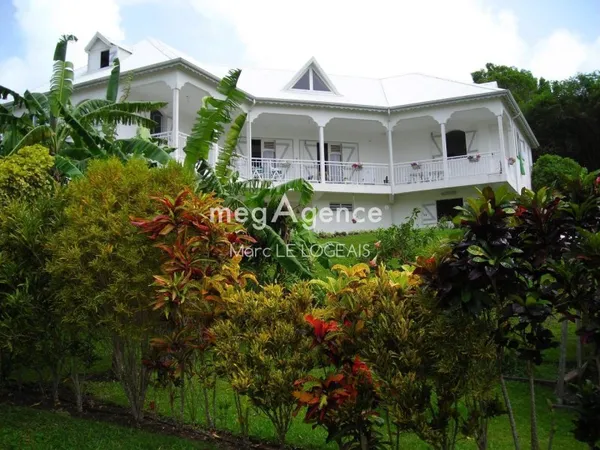 A VENDRE - Magnifique propriété sur terrain de 2000 m² entre Vieux-Bourg et Morne-à-l'Eau 97111