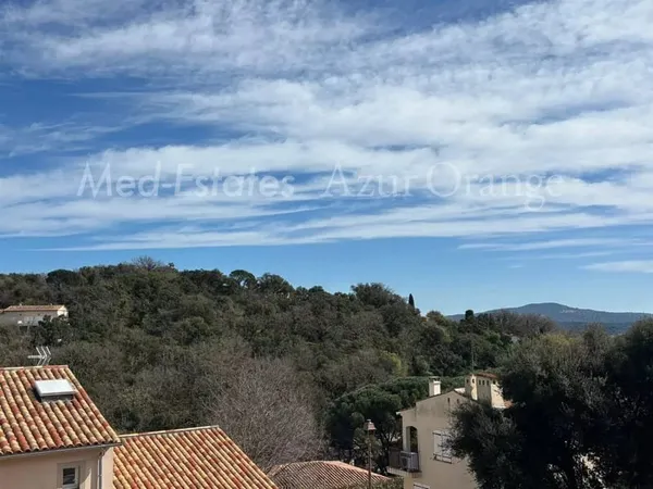 Bel appartement contemporain avec piscine - Village de Grimaud