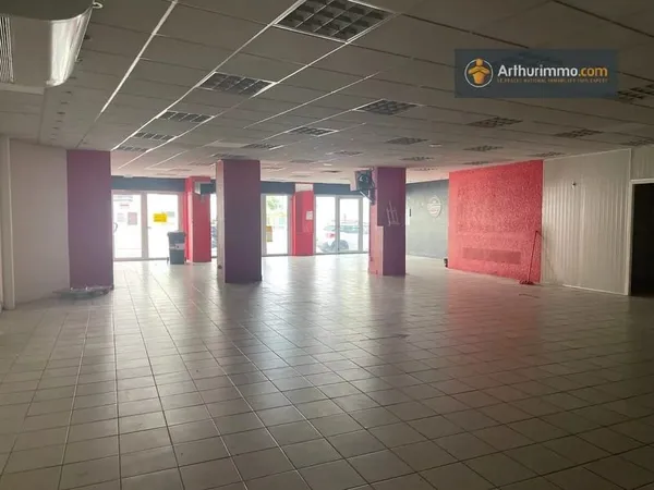 À VENDRE - LOCAL COMMERCIAL - 350m² - 09300 LAVELANET
