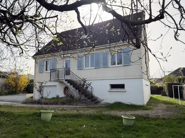 Auxerre périphérie - Pavillon familial avec sous-sol et studio