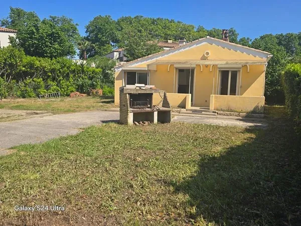Maison Fabregues 4 pièce(s) 62 m2 sur 320 m² de terrain - prévoir travaux