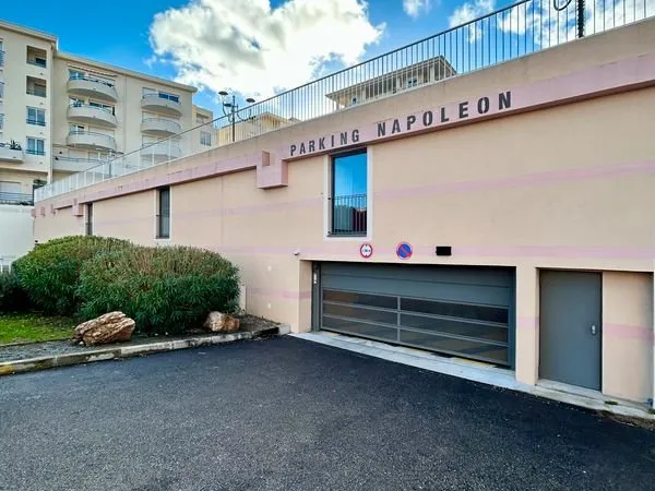 Garages fermés & box doubles - antibes les pins - neuf & ultra-sécurisé - idéal stockage ou stationn