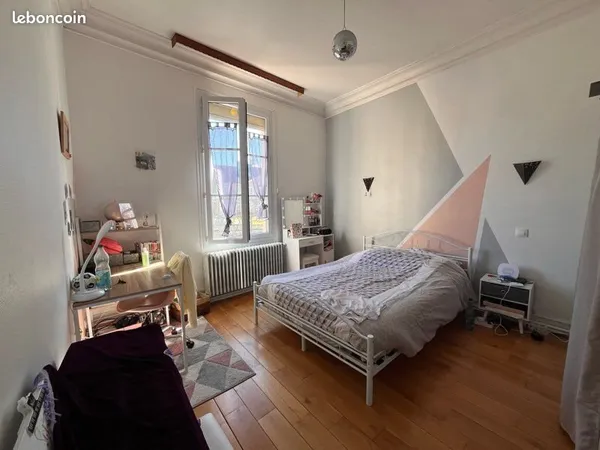 Rare-Maison de ville 122 m2 + cour + fort potentiel