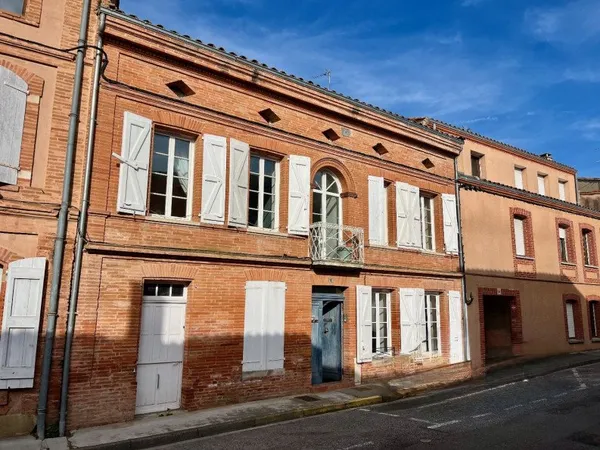Maison 7 pièces 270 m²