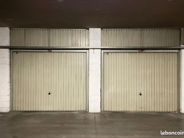 Box garage 17m2 sous-sol sécurisé
