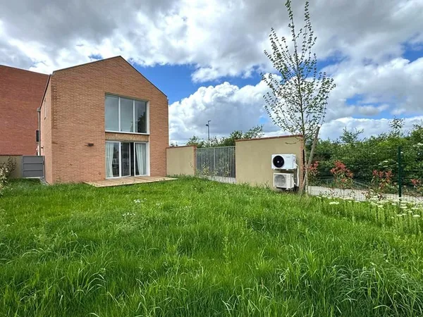 Maison 4 pièces 75 m2 + terrasse + jardin + garage / SEILH