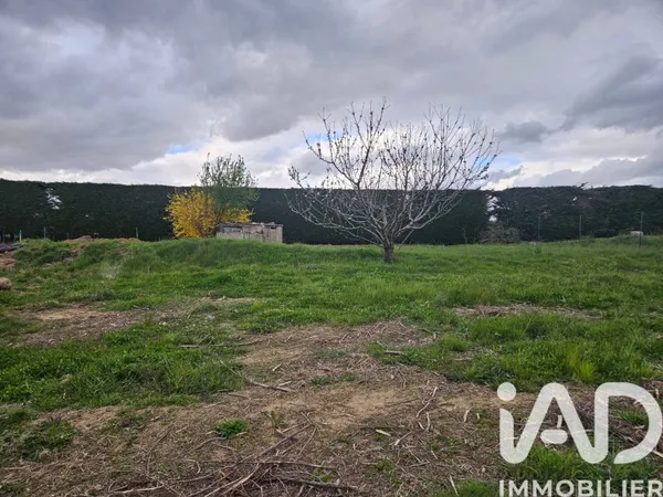 Terrain 829 m²