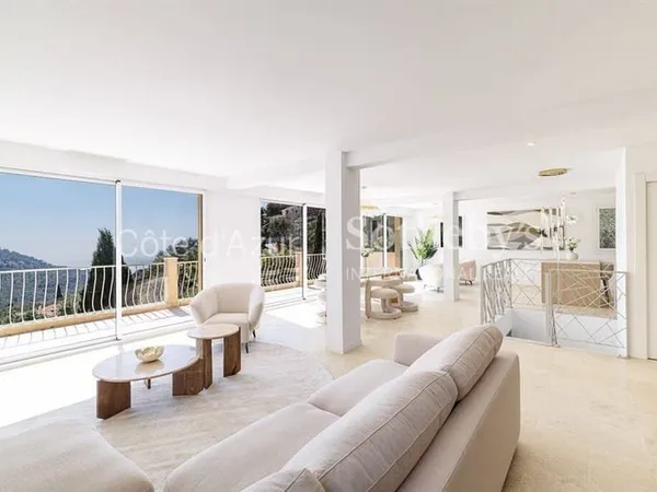 Villa 6 pièces 236 m²