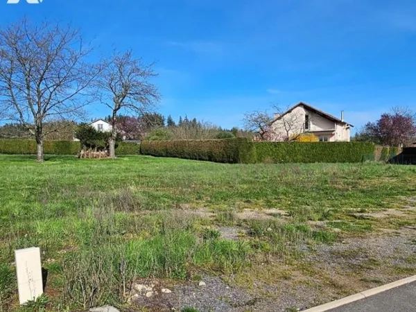 Terrain 841 m²