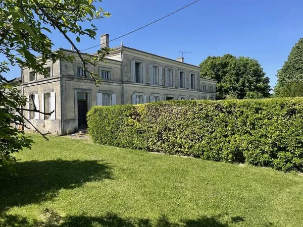 Charmant maison de maître au potentiel infini
