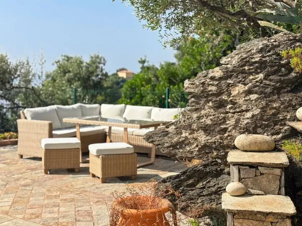 Maison individuelle 8 pièces 248 m²