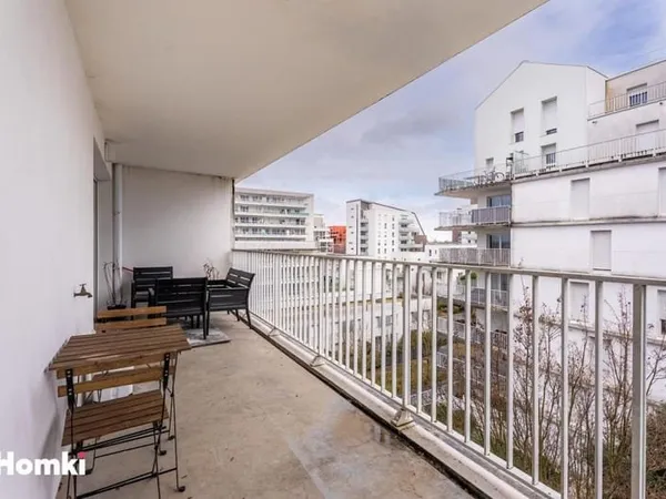 Appartement T3 de 65 m2 à Bordeaux 33300, Rue Paule Marrot
