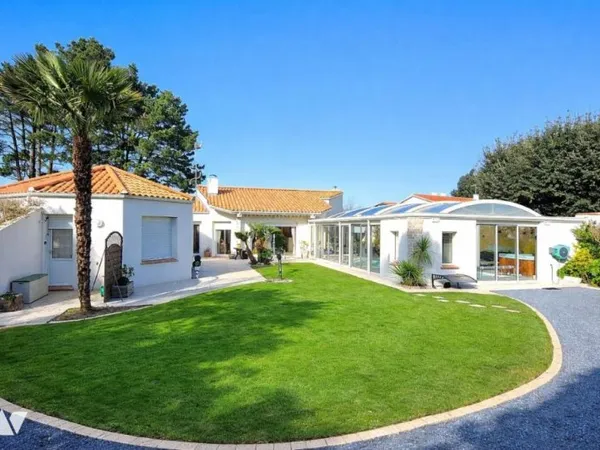 Maison 8 pièces 205 m²