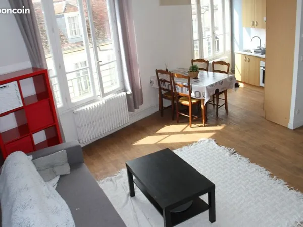 Une chambre disponible dans colocation de 2 personnes