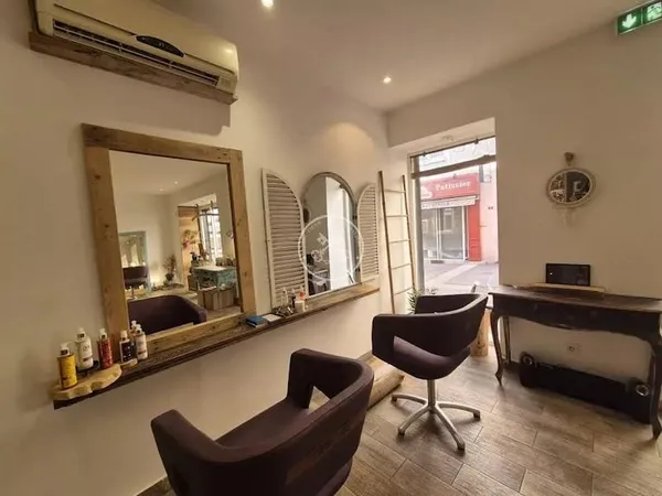 Fonds de commerce 1 pièce 38 m²