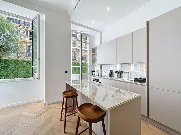 Appartement 2 pièces de 44 m² avec grande terrasse exposée sud - Nice/Musiciens