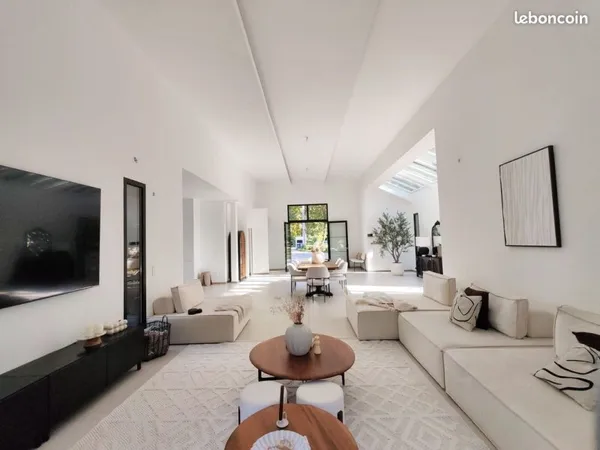Villa 6 pièces 480 m²