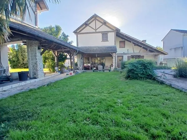 Maison 6 pièces 238 m²