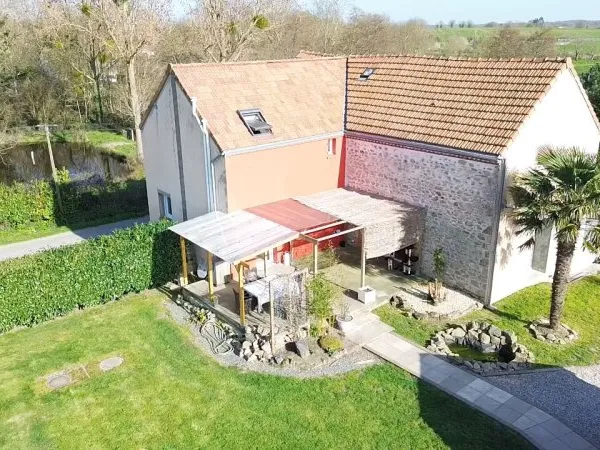 Maison de caractère entièrement rénovée en campagne au Poiré-sur-Vie